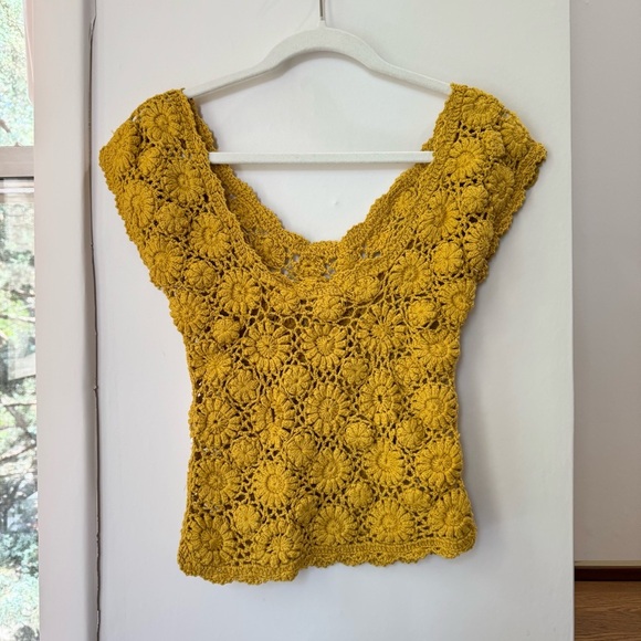 New Free People We The Free Crochet Knit Floral Yellow Top Alicia Sweater XS - Picture 8 of 11
